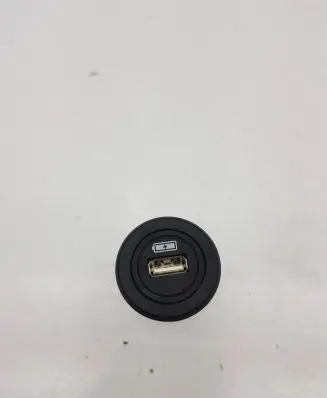 Jaguar I-Pace USB socket connector J9D319010AA