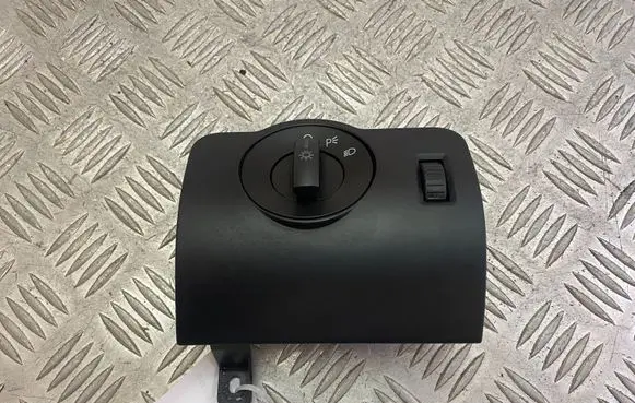 Ford Mustang V Light switch AE5T13D061AA