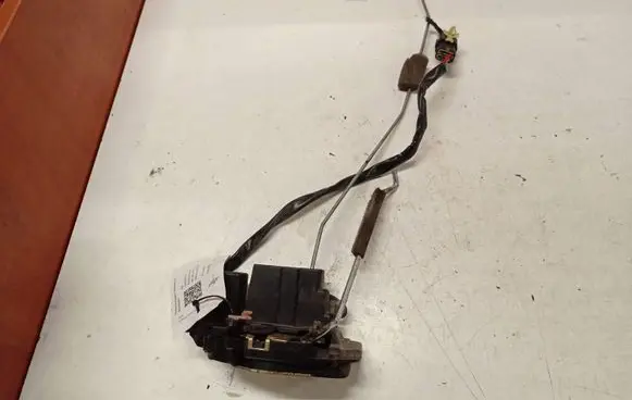 KIA Carens I Front door lock