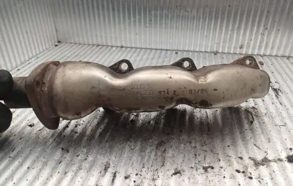 Audi A6 S6 C6 4F Exhaust manifold 059253034L