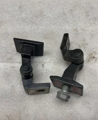 BMW 2 F46 Front door hinge set 7246066 A047058 R047058