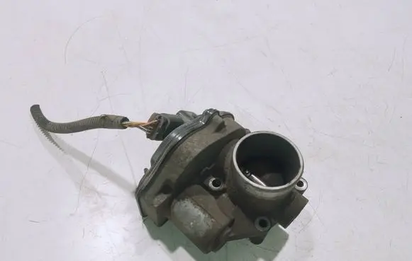 Ford Focus Throttle valve VP4F9U-9E928-CA VR256U-9E927-FC