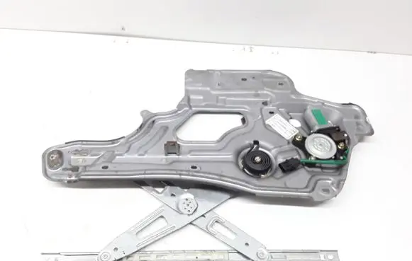 Hyundai Santa Fe Front door window regulator with motor 8247026040
