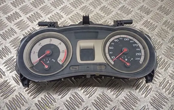 Renault Clio III Tachometer 8200582709-H