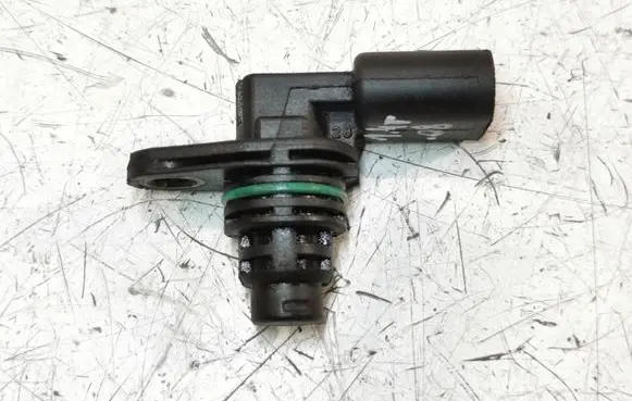 Volkswagen Scirocco Camshaft position sensor 030907601E