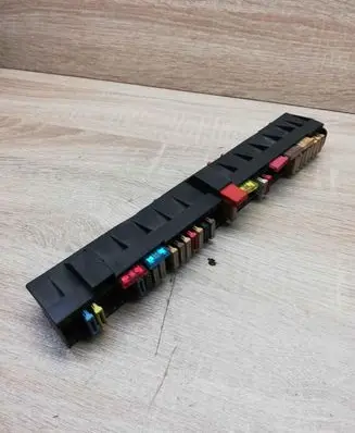BMW 5 E39 Fuse module 8366570 14387