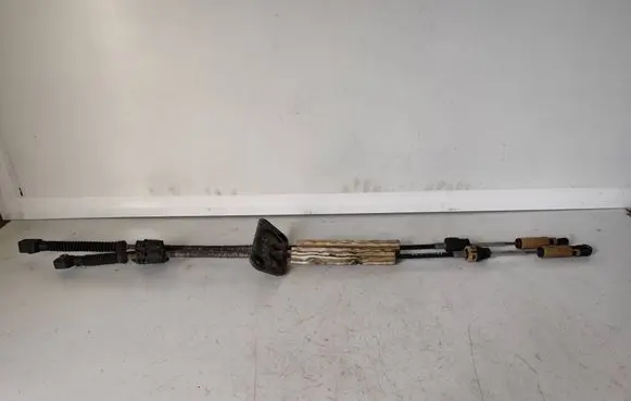 Volkswagen Transporter - Caravelle T5 Gear shift cable linkage 7H1711877AF