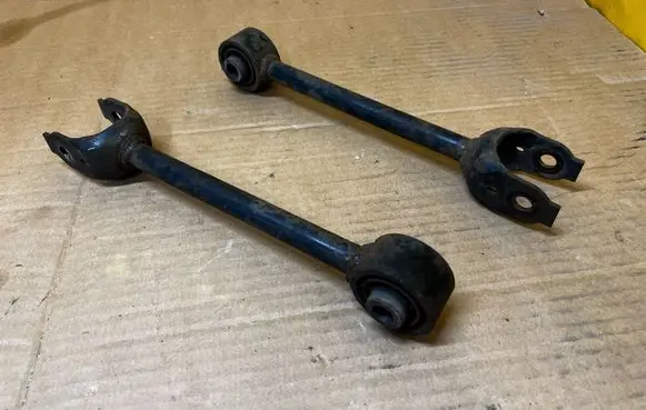 Toyota RAV 4 (XA50) Rear control arm