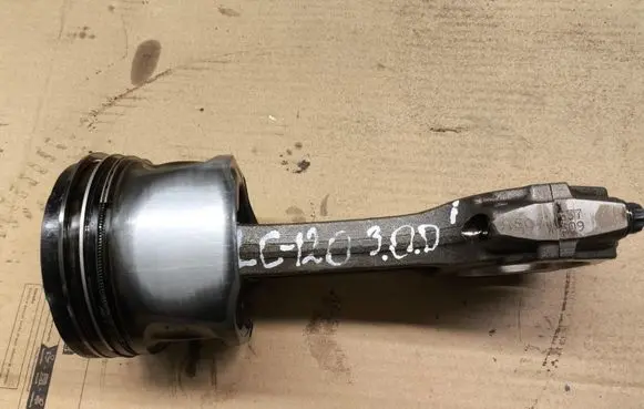 Toyota Land Cruiser (J120) Piston with connecting rod 09646A FM6 637