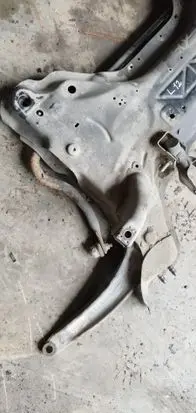 Peugeot 5008 Front subframe