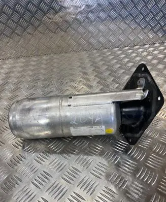 Vacuum air tank