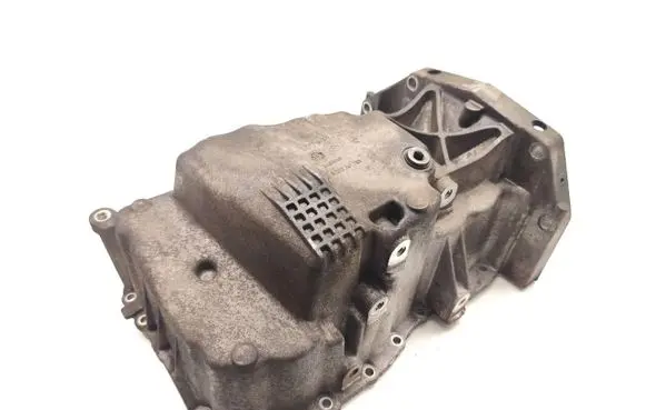 Nissan Juke I F15 Oil sump 8200318818