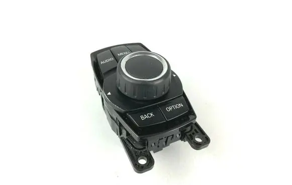 Head unit multimedia control