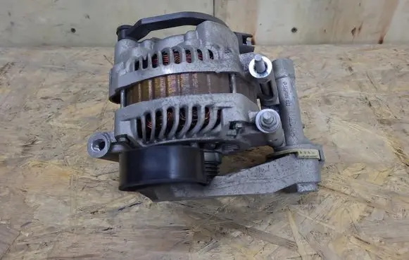 Peugeot 208 I Generator/alternator V75769218003