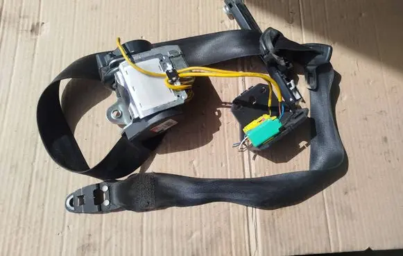 Volkswagen Touareg I Front seatbelt 7l0857705f
