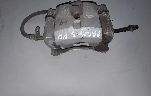 Toyota Prius (XW50) Front brake caliper 4773047060