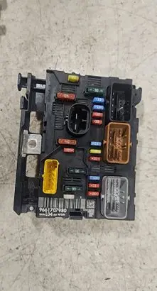 Peugeot 207 BSM Control unit 9661707980