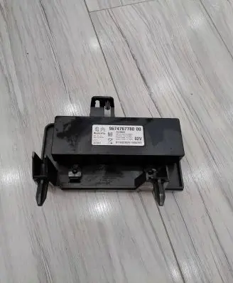 Citroen C4 II Bluetooth control unit module 96747677800