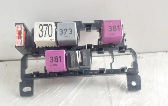 Audi A6 S6 C6 4F Fuse module 4F0937503