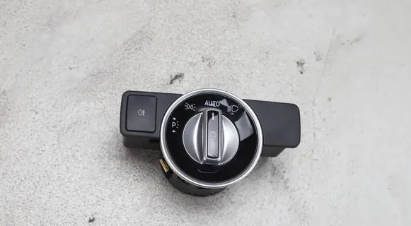 Mercedes-Benz CLA C117 X117 W117 Light switch