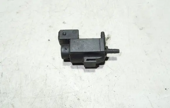 BMW 5 E39 Turbo solenoid valve 72234100 1742712