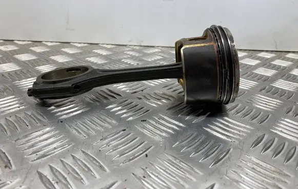 Mercedes-Benz CLC CL203 Piston with connecting rod 
