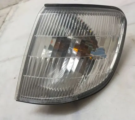 Subaru Forester SF Front indicator light E130360 3439