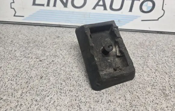 BMW 5 E39 Jacking socket point 7001650