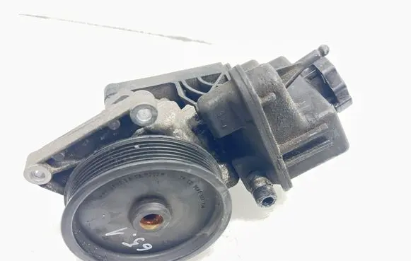 Mercedes-Benz C W204 Power steering pump A0064661501