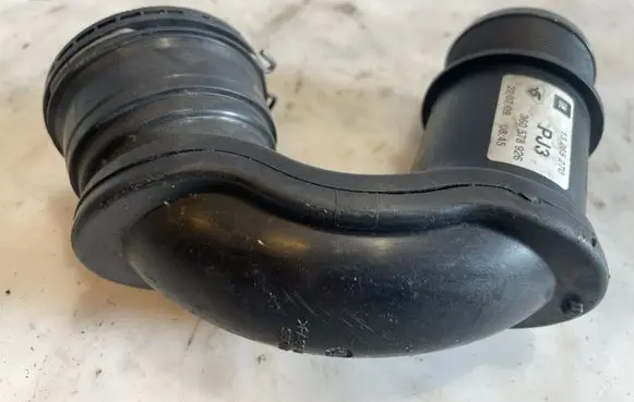 Intercooler hose/pipe