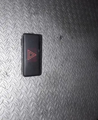 BMW 5 E39 Hazard light switch 8350947