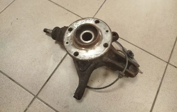 Peugeot 5008 Front wheel hub