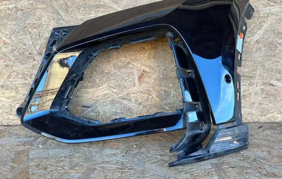 Audi Q8 Front bumper corner part panel trim 4M8807437F B003285