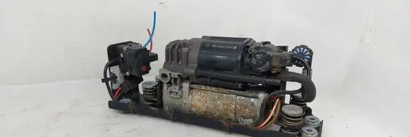 BMW 5 GT F07 Air suspension compressor/pump 6794465 24449710 4722555610