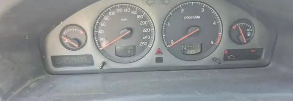 Volvo V70 Speedometer (instrument cluster) 9459821 8637996 69294630T