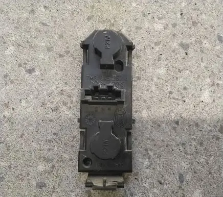 Ford Galaxy Tail light bulb cover holder 7M3945257A