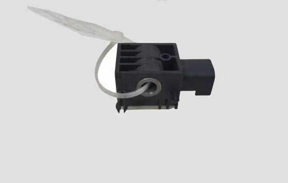 Hyundai Santa Fe Airbag deployment crash/impact sensor 9592028000 04070105