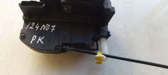 Nissan Note (E11) Front door lock