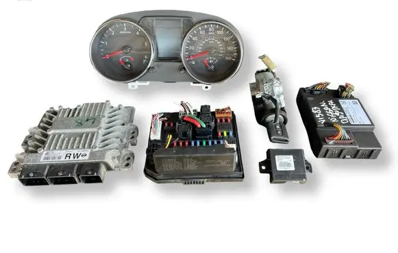 Nissan Qashqai Engine ECU kit and lock set S180033108A 23710BR30A