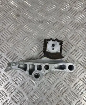 Lexus RX 450H Engine mount bracket