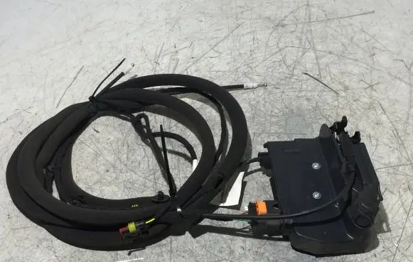 Iveco Daily 6th gen Front door lock 5801767969 010485