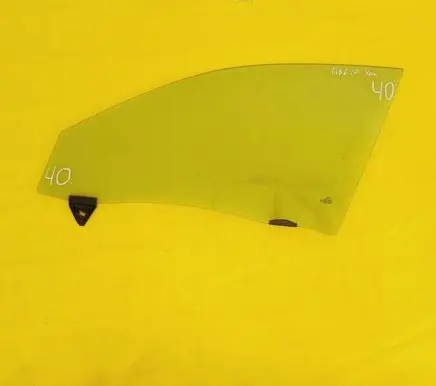 Audi A4 S4 B6 8E 8H Front door window glass four-door