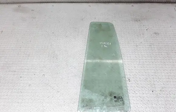 Opel Zafira A Rear vent window glass 