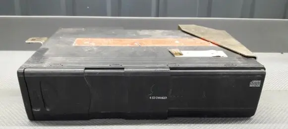 BMW 3 E46 CD/DVD changer 6913389