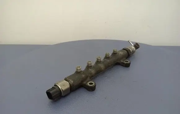 Toyota Avensis Verso Fuel main line pipe 8945860010