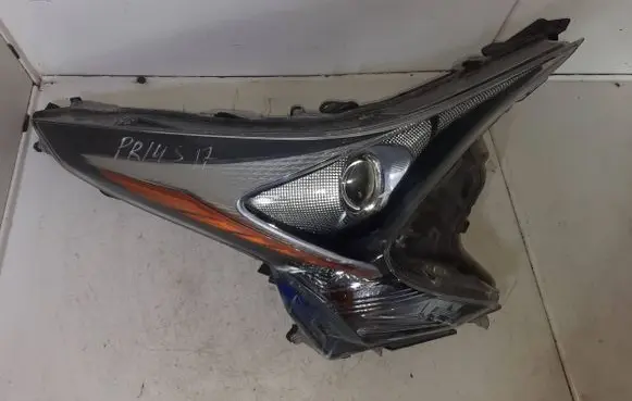 Toyota Prius (XW50) Headlight/headlamp