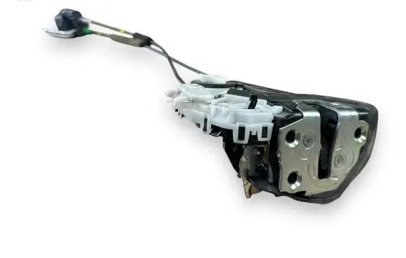 Toyota Prius+ (ZVW40) Rear door lock Q5114110 160319