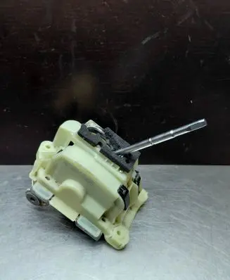 Mercedes-Benz E W211 Gear shifter/selector A2112674224