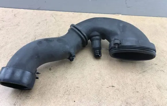 BMW 3 E90 E91 Turbo air intake inlet pipe/hose 7794172 13717794172