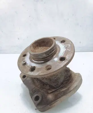 Rear wheel hub